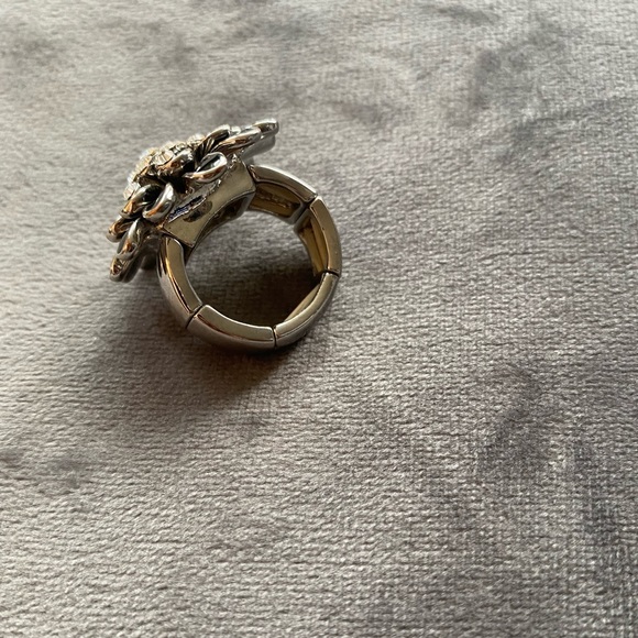 Black Floral Vintage-Inspired Ring - Picture 6 of 7